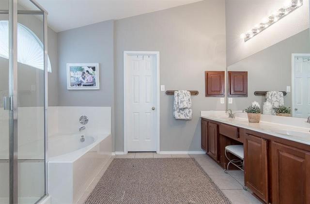 Building Photo - 5313 Comanche Wells Dr