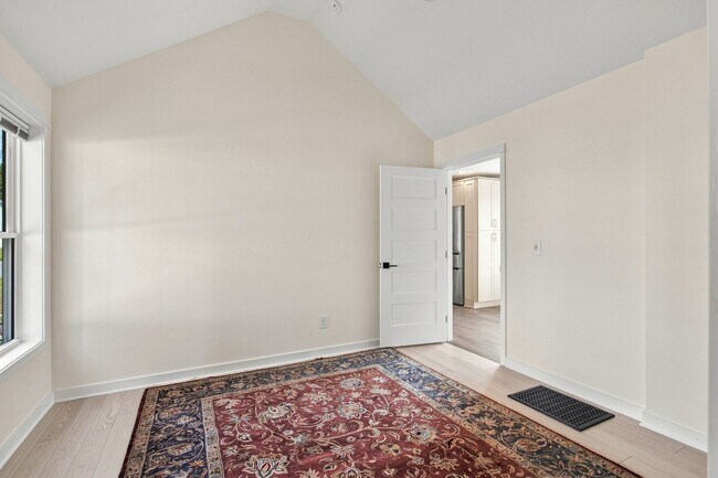 Building Photo - 413 4th Ave ADU