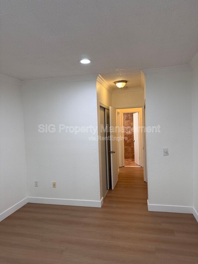 Building Photo - 10635 Sherman Grove Ave