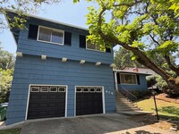 Building Photo - Four Bedroom in Crown Village