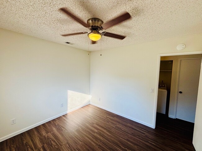 Building Photo - 43214 Archwood Way