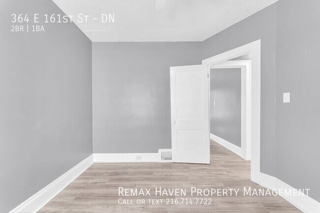 Building Photo - 364 E 161st St