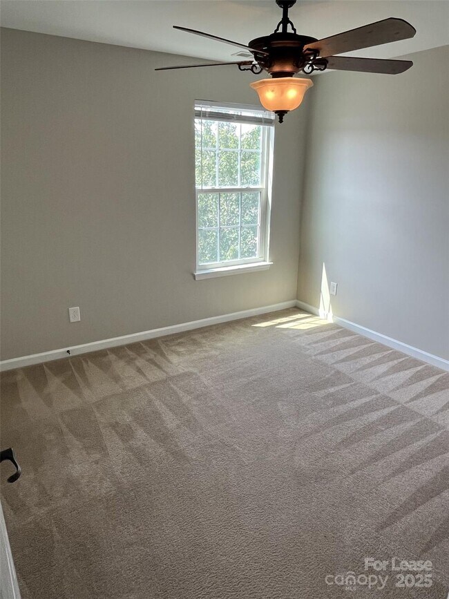 Building Photo - 10855 Tailwater St