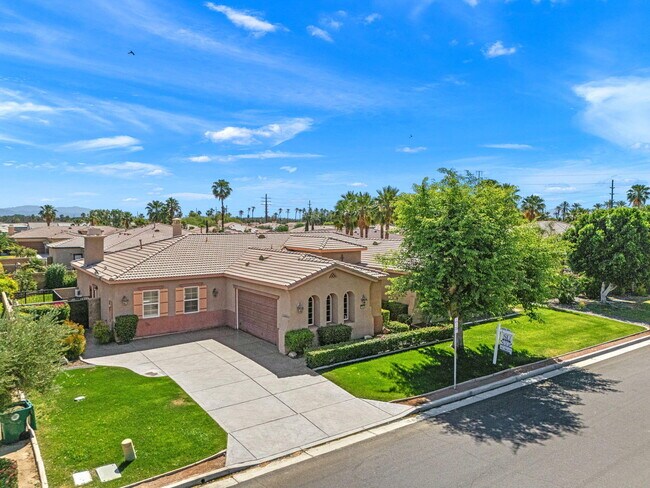 Building Photo - 57806 Cantata Dr