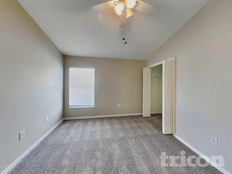 Building Photo - 1926 Sean Wood Cir