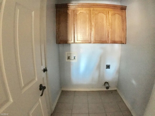 Building Photo - 2 br, 2.5 bath Townhome - 1206 W Fig Ave 2...