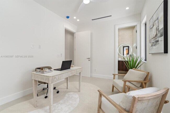 Building Photo - 1410 NE 5th St