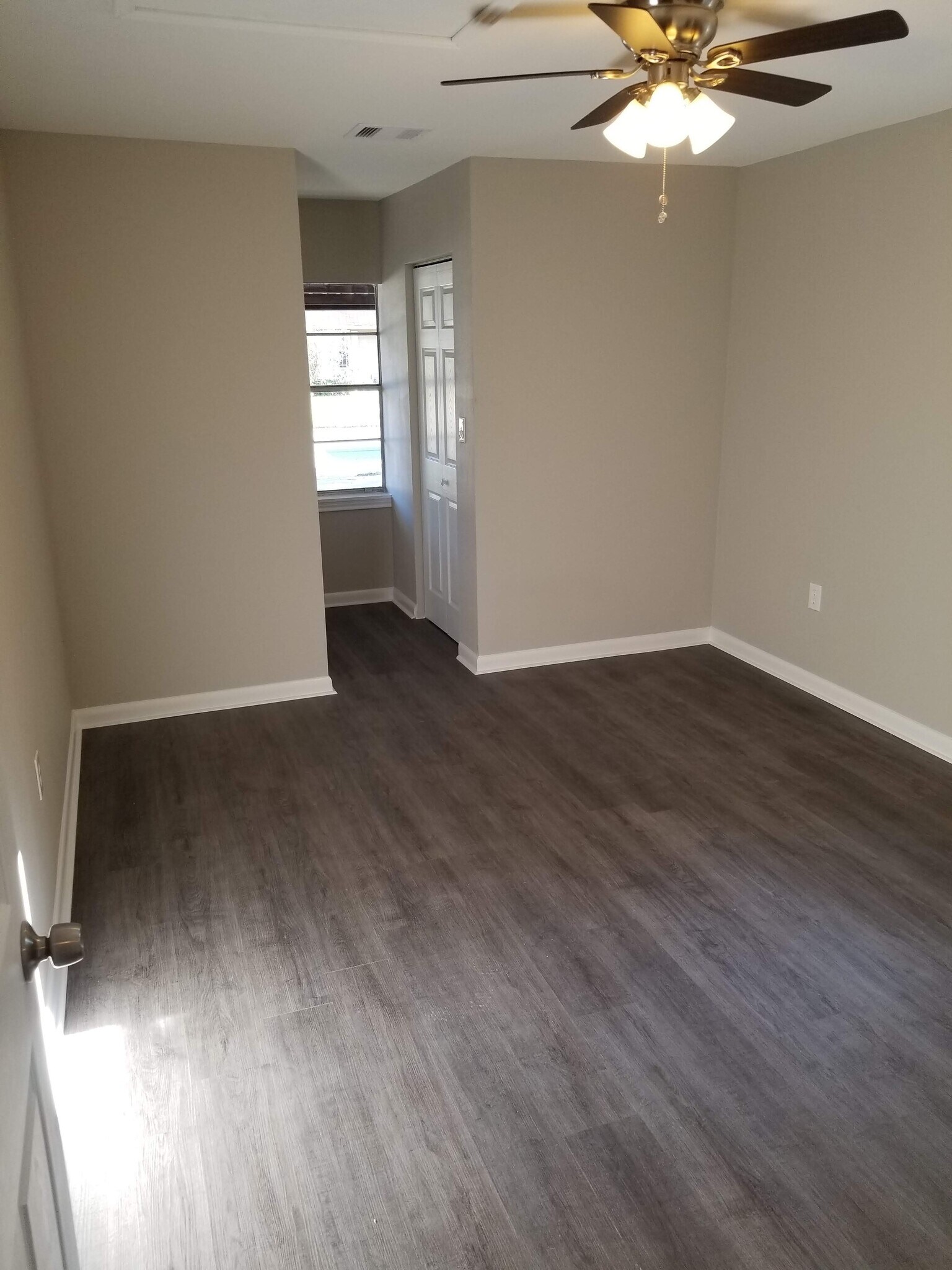 Master Bedroom - 7417 Caddo Rd
