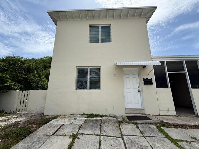 Primary Photo - 507 Conniston Rd