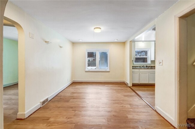 Building Photo - 321 Eggert Rd