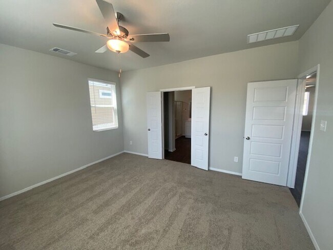 Building Photo - Brand New 4 Bed 2.5 Bath House with Large ...