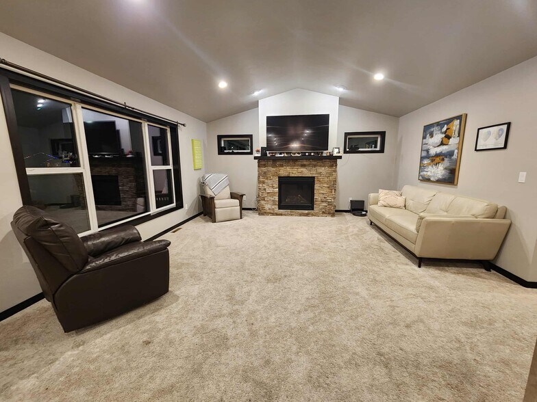 Building Photo - 2453 Scheuring Rd