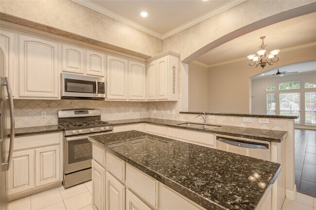 Building Photo - 13619 Brookbluff Ln