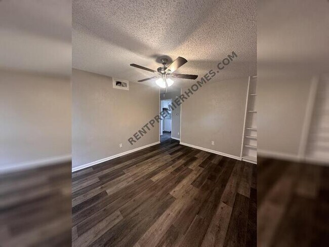 Building Photo - 2101 Flannery Dr