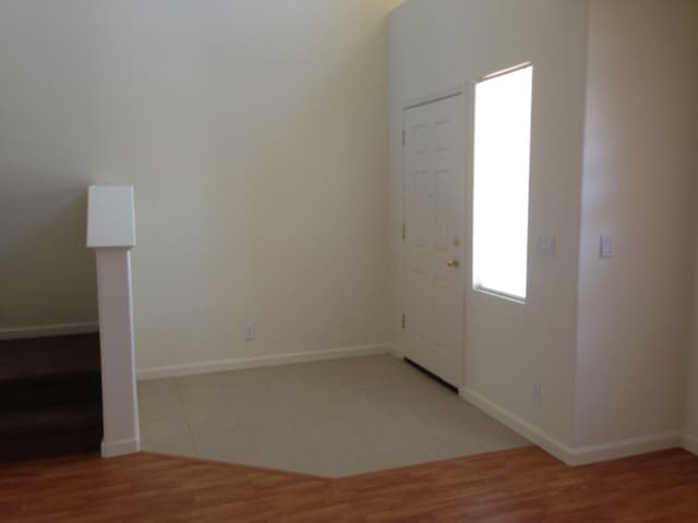 Building Photo - Los Banos, Large 2 story 5 bedroom 3 full ...