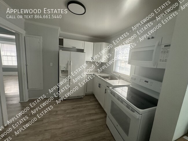 Building Photo - 105 Cabin St