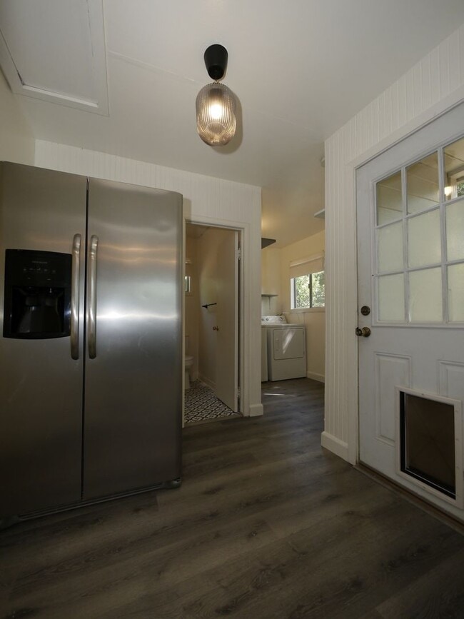 Building Photo - Remodeled 115 year old home in quite area of Ione.