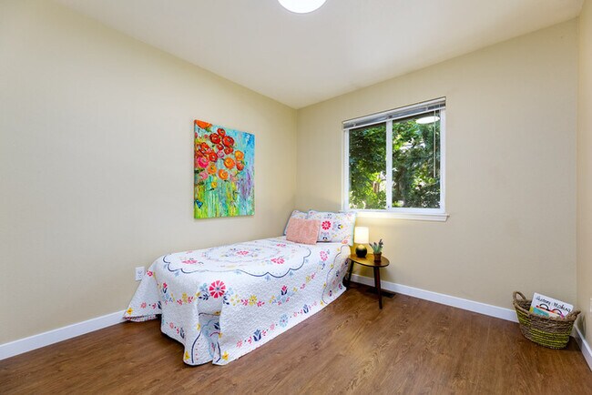 Building Photo - 3 Bed 2.5 Bath Townhome in Prime Boise Location!