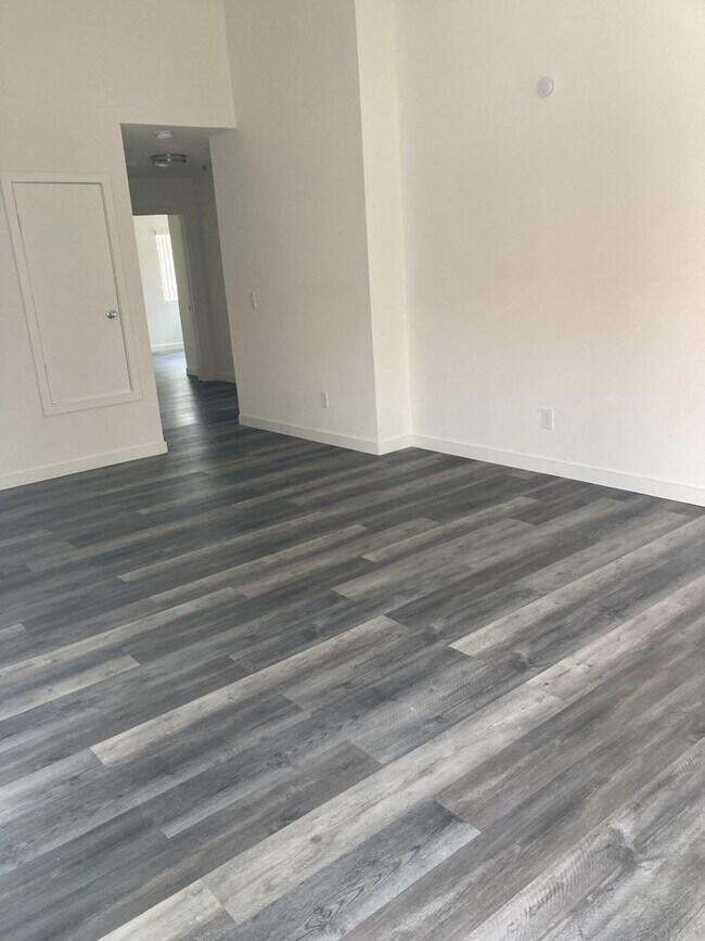 Building Photo - Beautiful 3 Bedroom Unit in Placentia