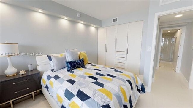 Building Photo - 5601 Collins Ave