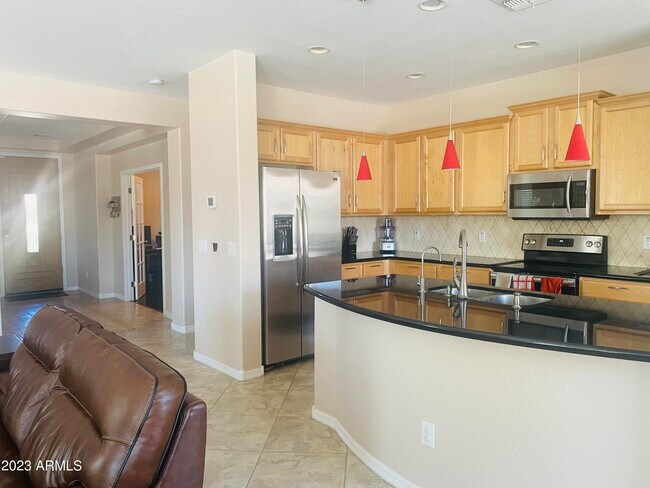 Building Photo - 453 W Lantana Pl