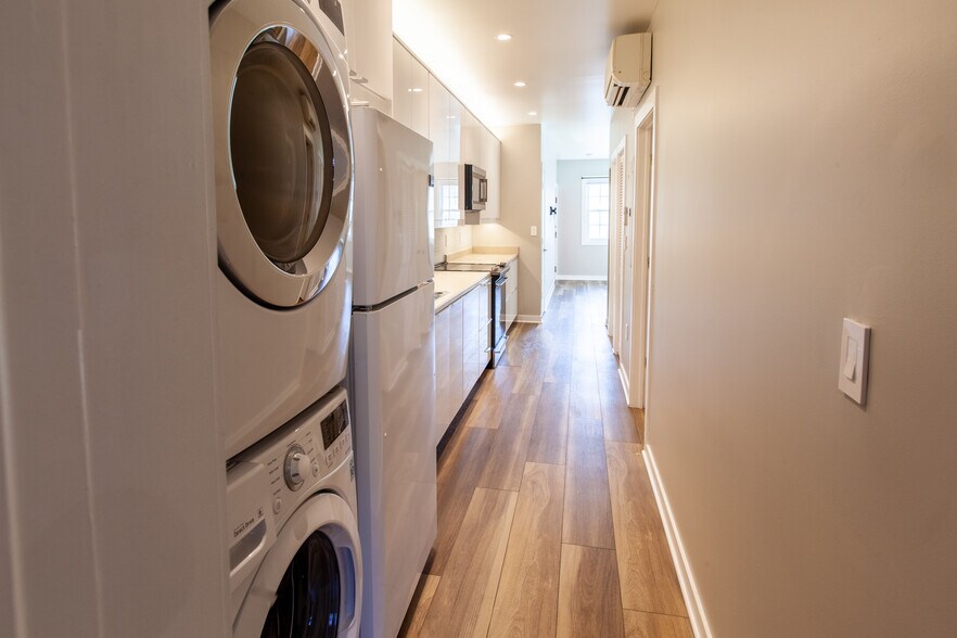 Building Photo - 1908 Constitution Ave NE