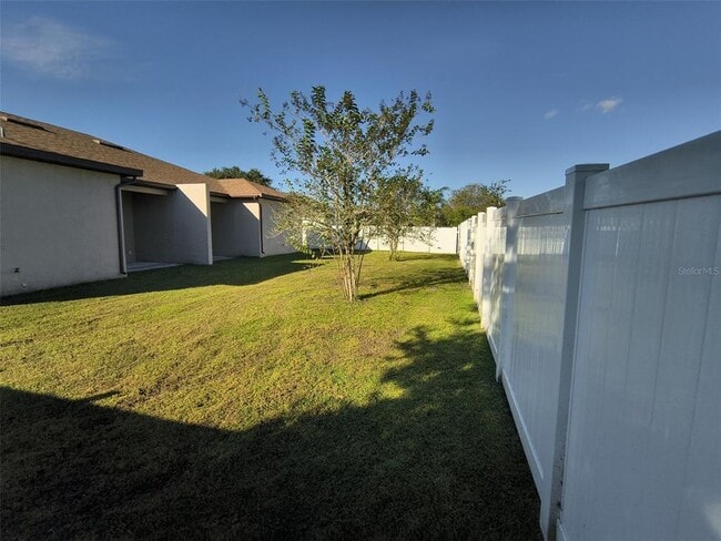 Building Photo - 13 Wood Amber Ln