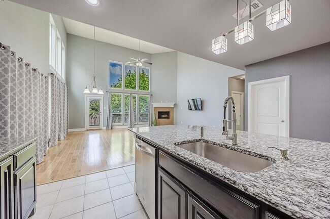 Building Photo - 15516 Mayflower Trail