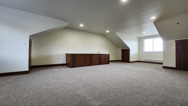 Building Photo - Now showing! Updated 4BR  1 bath house!