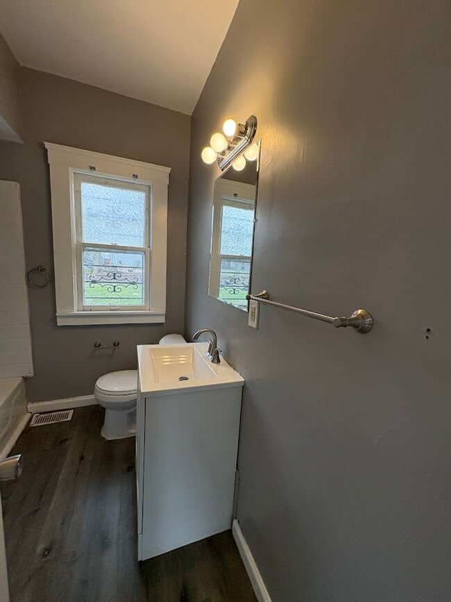 Building Photo - Three bedroom one bathroom single story home for rent