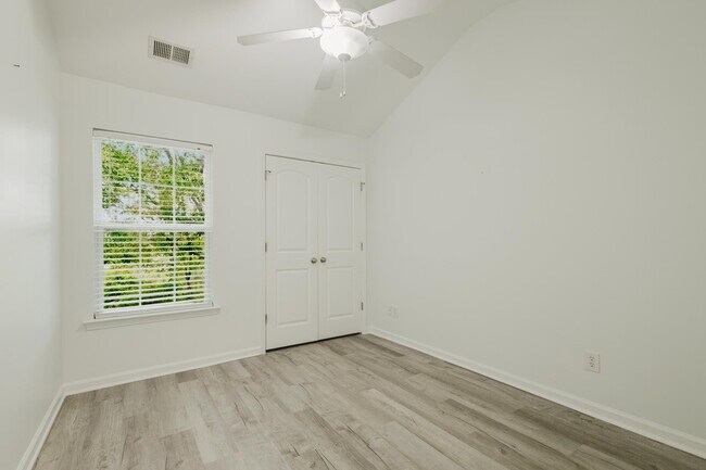 Building Photo - 1698 Low Country Pl