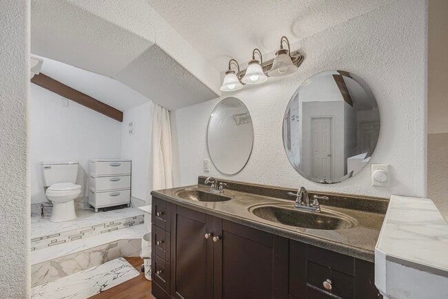 Building Photo - 4811 Soundside Dr