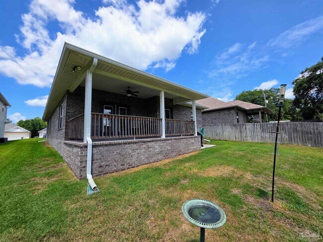 Building Photo - 706 Upper Heron Way