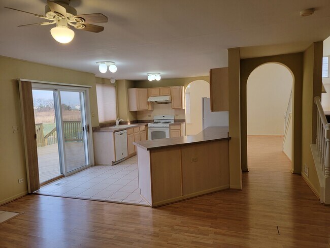 Building Photo - 2135 Feldott Ln