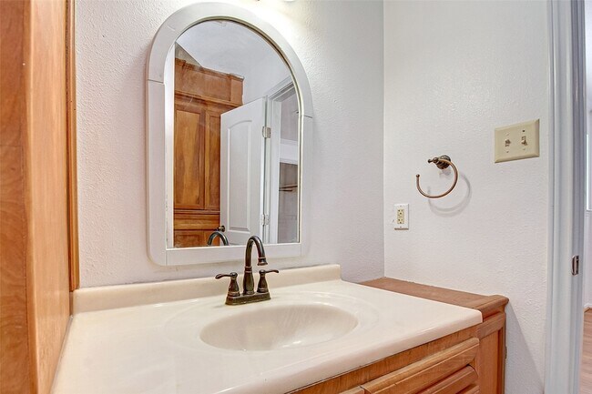 Building Photo - 8312 Augustine Dr