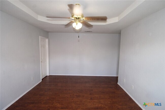 Building Photo - 5707 Montrose Dr