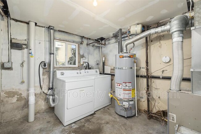 Building Photo - 792 500 N