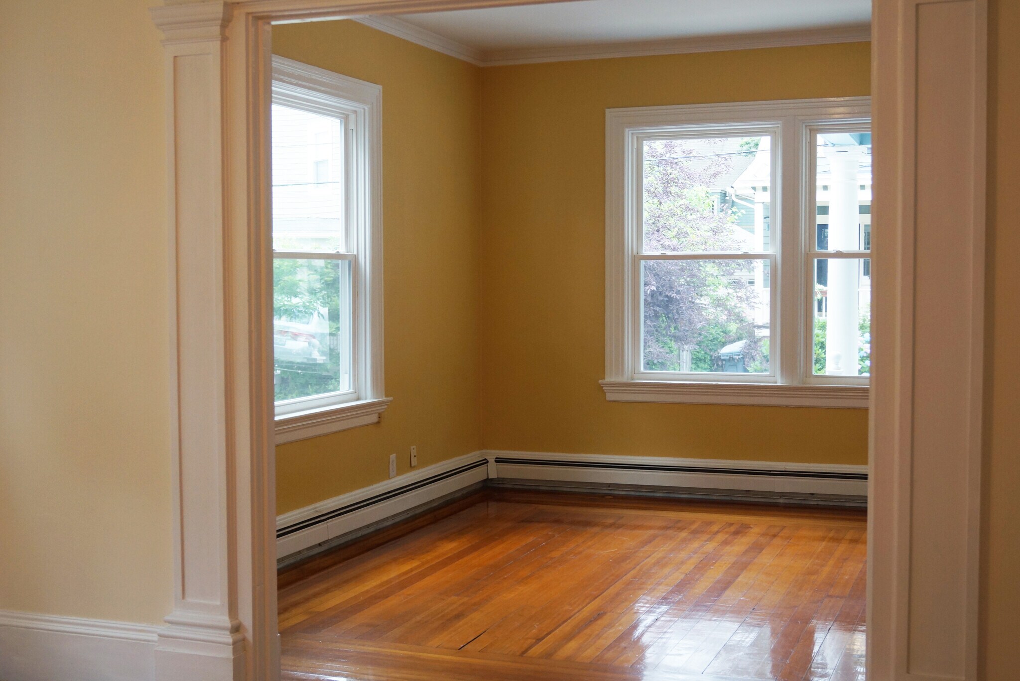 Building Photo - 20 University Ave