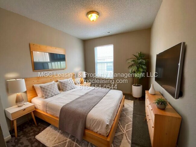 Building Photo - SOUTH GARDEN TOWNHOMES