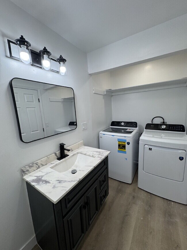Building Photo - Beautifully Remodeled 2-Bedroom Home Near Downtown Livermore