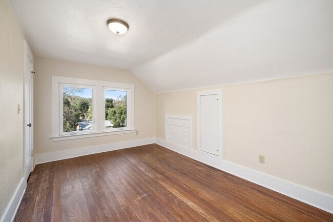 Building Photo - 6843 Santa Lucia Rd