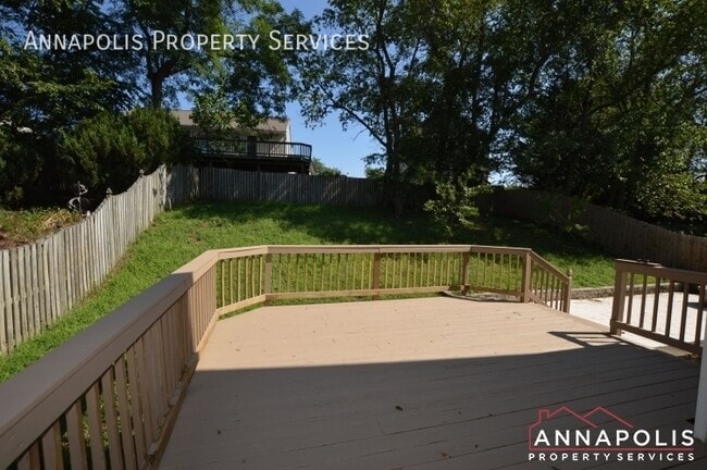 Building Photo - 122 Farmbrook Ln
