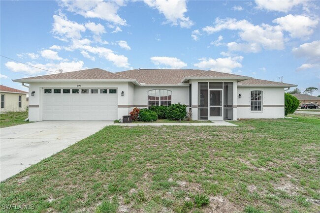 Primary Photo - 879 Rue Labeau Cir