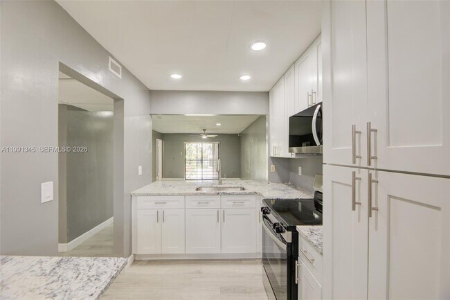 Building Photo - 851 NE 209th Terrace