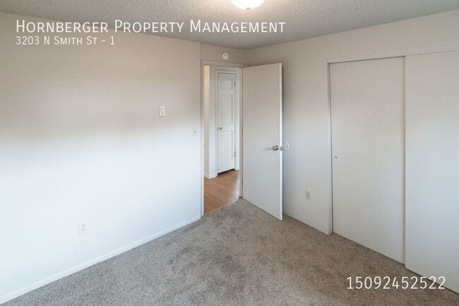 Building Photo - Spacious 1 Bed 1 Bath Apartment on The Nor...