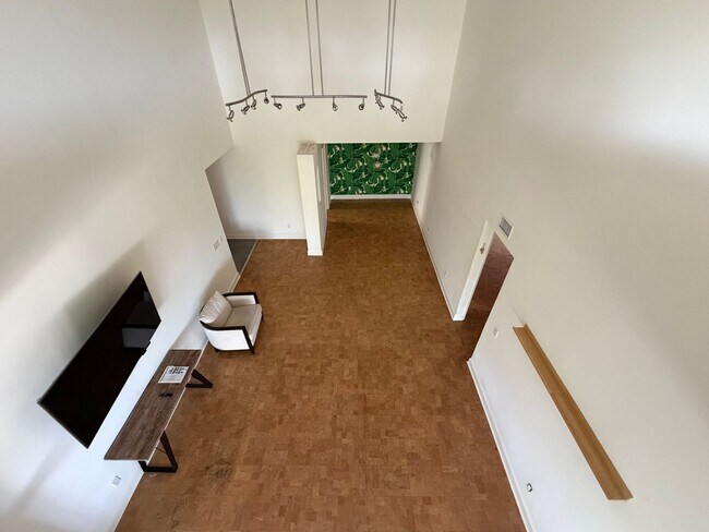 Building Photo - Hollywood Luxury 2 Bed Condo!