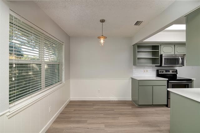 Building Photo - 731 Brentwood Ln