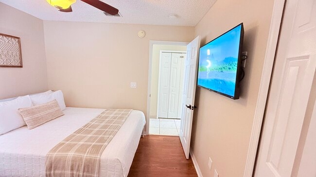 Building Photo - 1515 Oak Hill Trail
