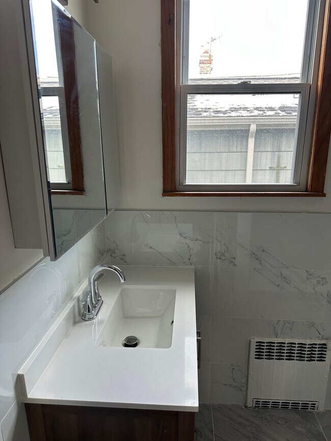 Building Photo - 143 W 26th St