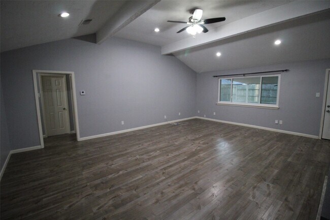 Building Photo - 20074 Crazy Horse Cir